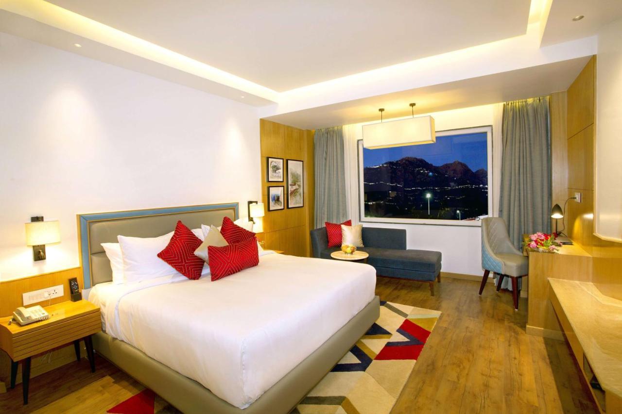 Ramada By Wyndham Katra Station Road Hotel Exterior photo